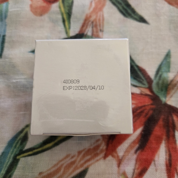 Natureerase Mole & Spot Removal - Picture 5 of 5